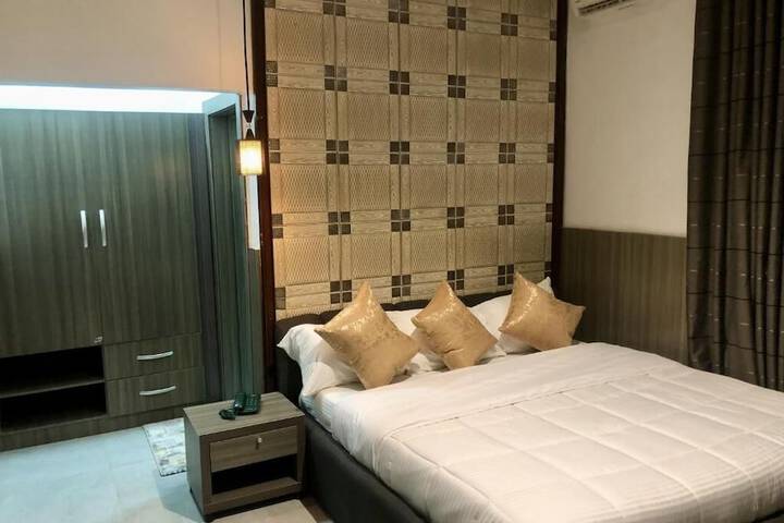 Room 3 of 6