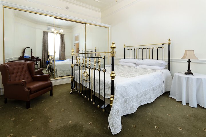 Room 12 of 52