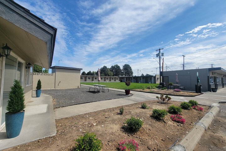 Hotel Exterior 19 of 19