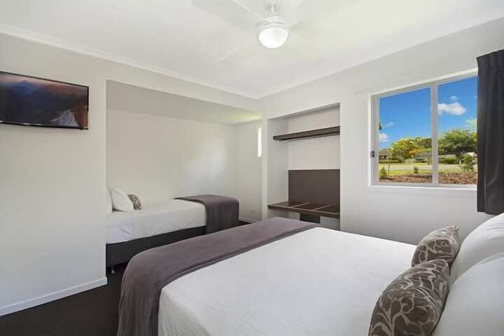 Room 6 of 26