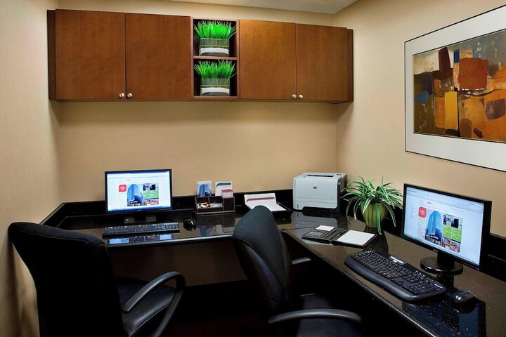 Business Center 19 of 21