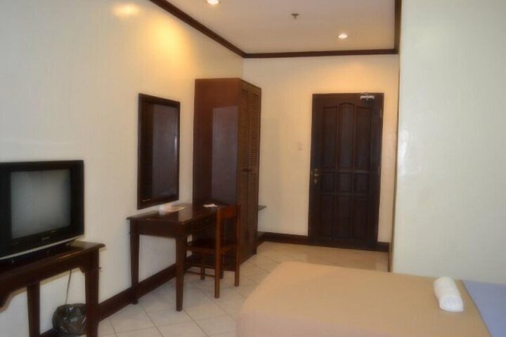 Room 13 of 50
