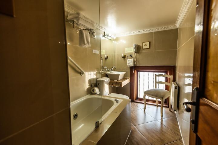 Room 23 of 57