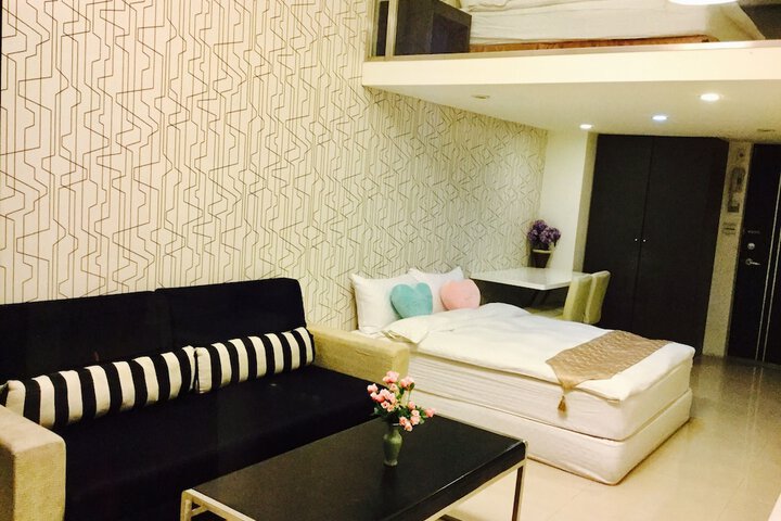 Room 4 of 32