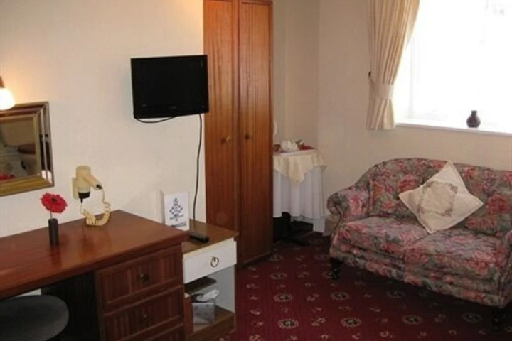 Photo 2
