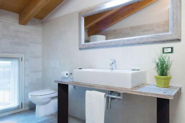 Room 10 of 23