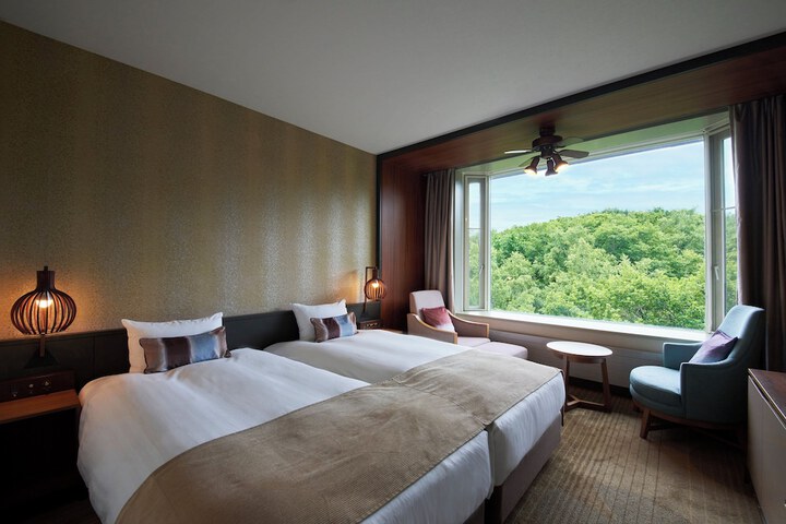 Room 28 of 173