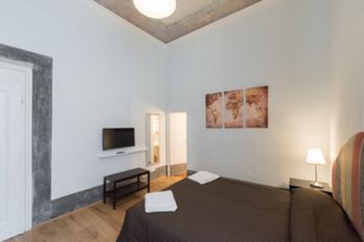 Room 10 of 21