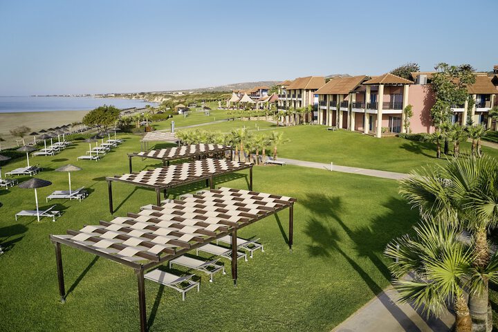 Hotel Exterior 90 of 99