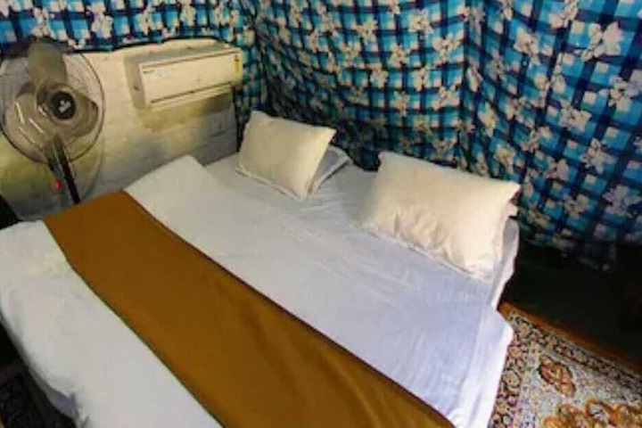 Room 2 of 38