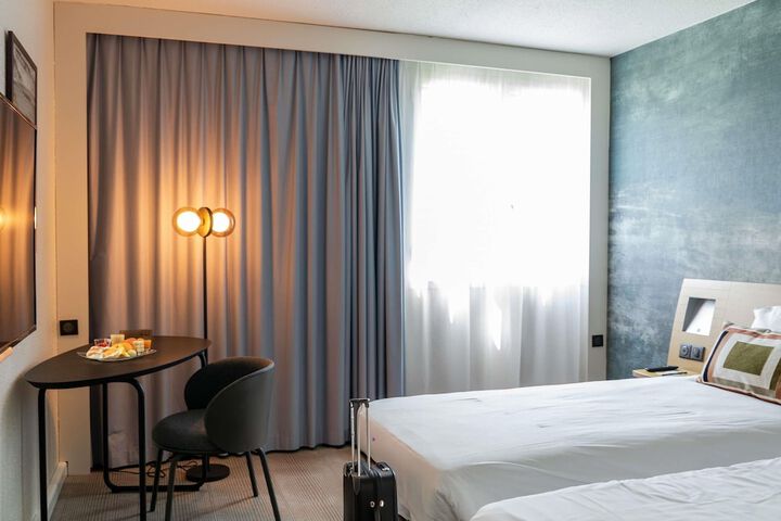 Room 10 of 72