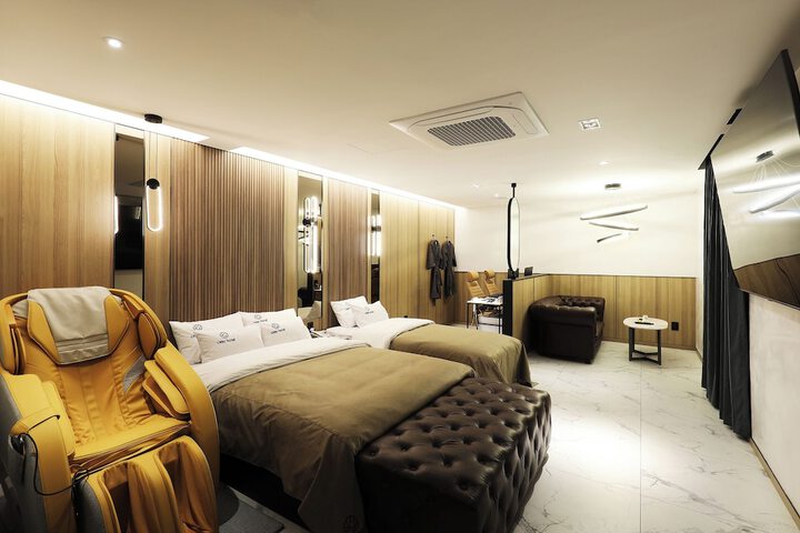 Room 15 of 74