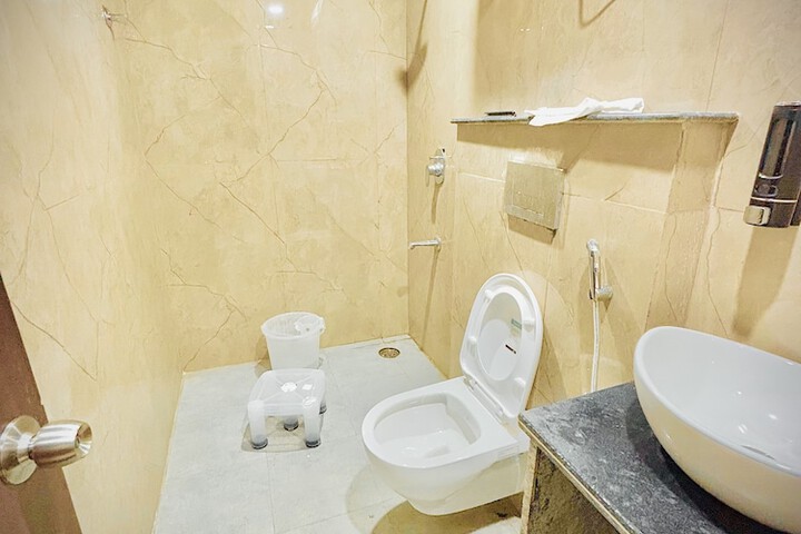 Room 16 of 29