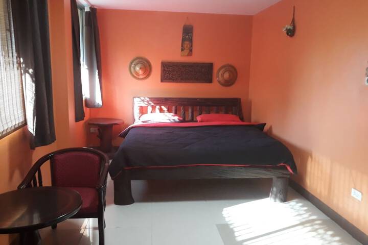 Room 6 of 11