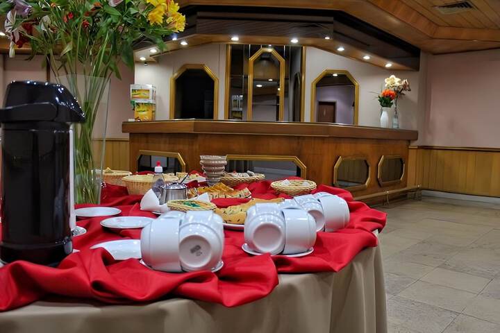 Ballroom/Hall 54 of 78