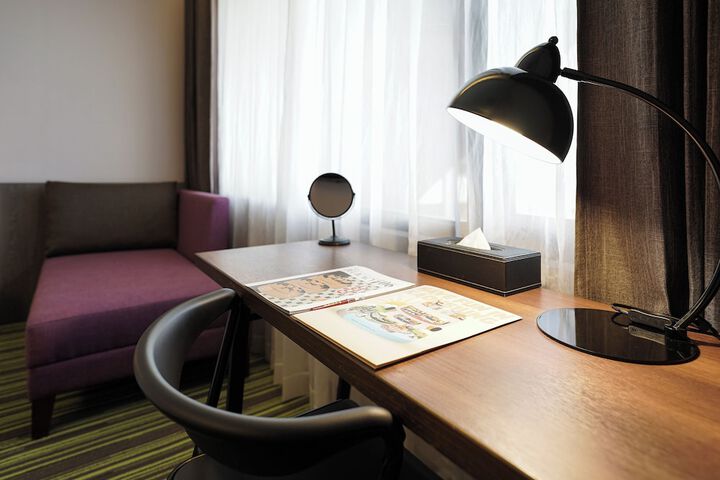 Room 26 of 90