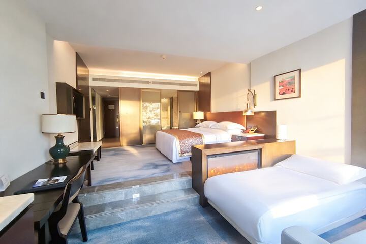 Room 28 of 152
