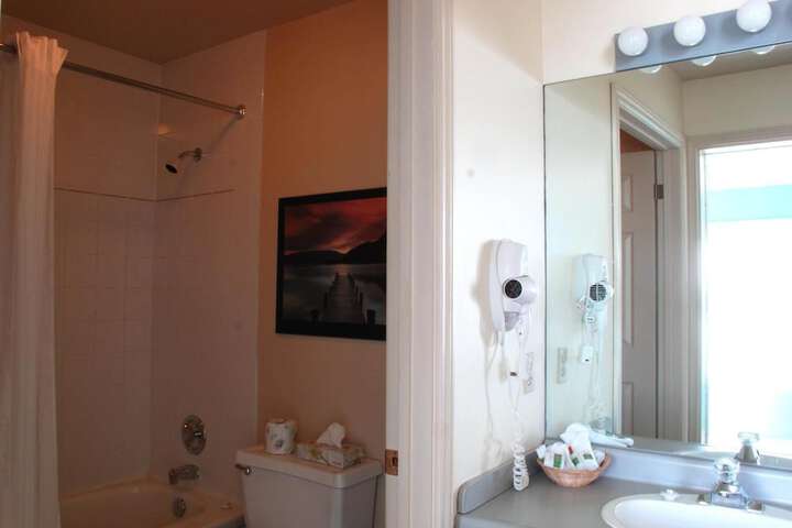 Room 34 of 48