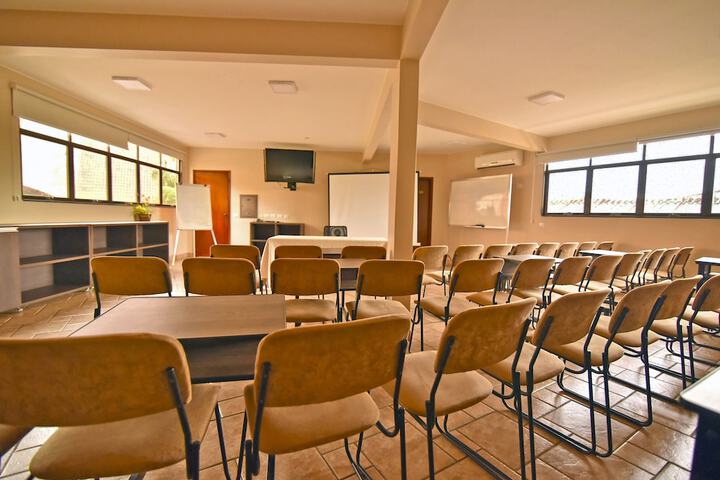 Business Center 35 of 40