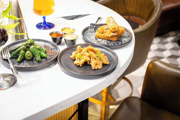 Dining 70 of 102
