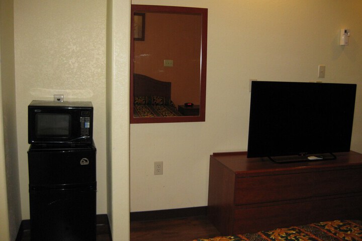 Room 14 of 22