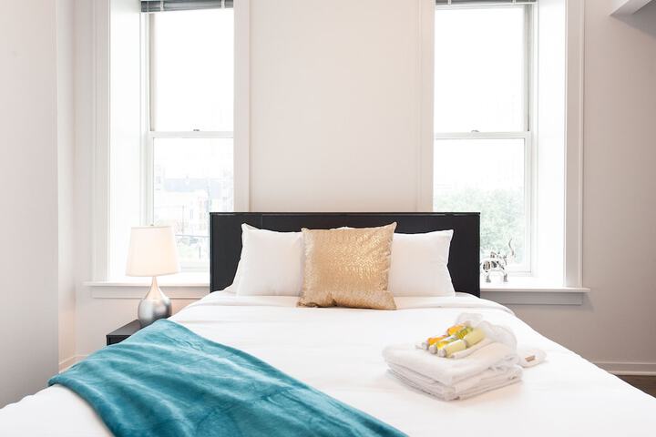 Classic South Loop Suites by Sonder in Chicago, IL