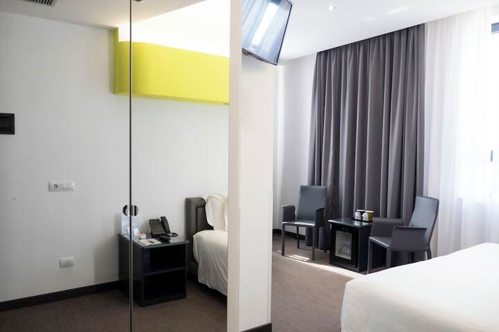 Room 15 of 36