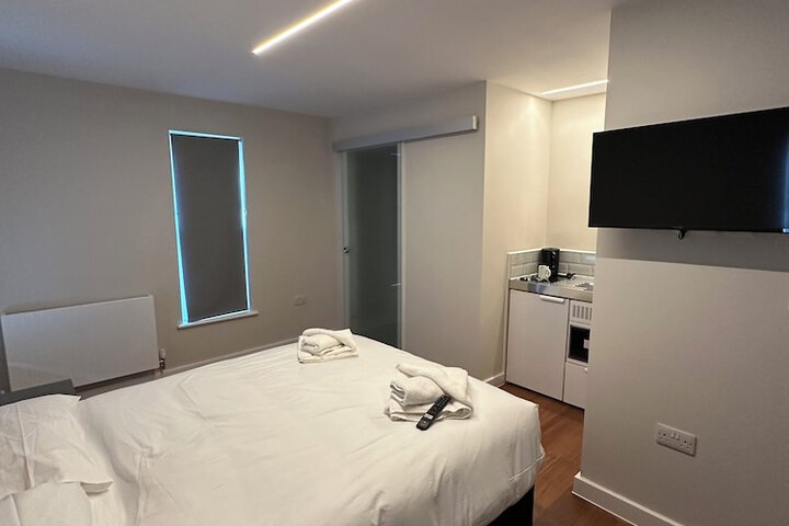 Room 5 of 24