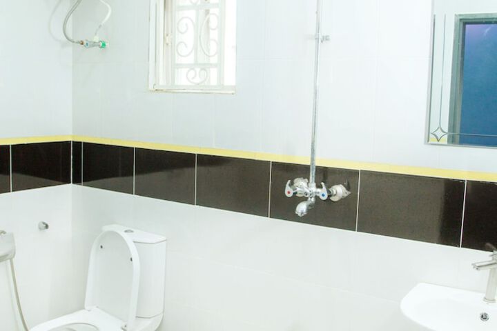 Room 6 of 7