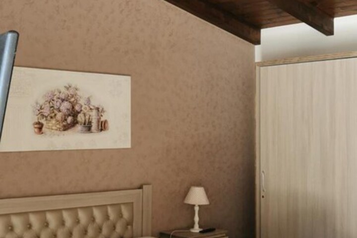 Room 10 of 64