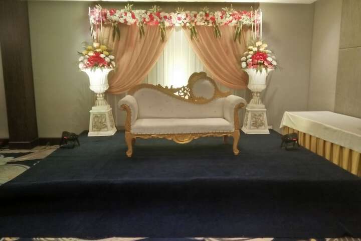 Ballroom/Hall 30 of 38