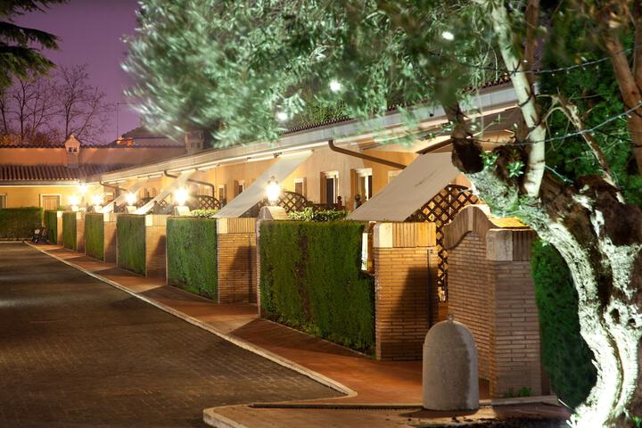 Hotel Exterior 34 of 37