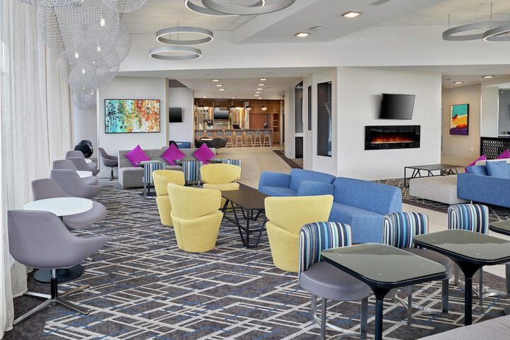 Entrance & Lobby