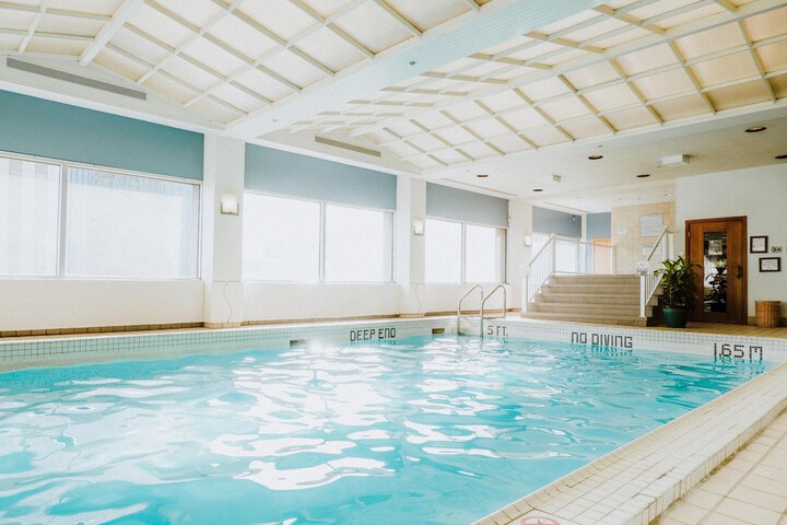 Hotel Pool