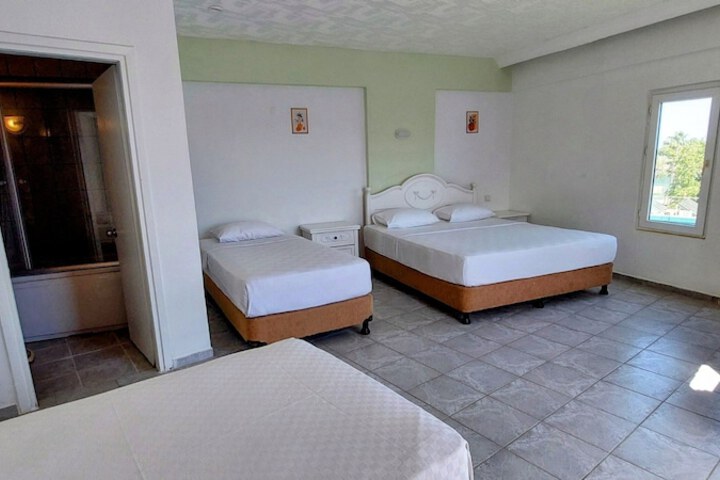 Room 11 of 50
