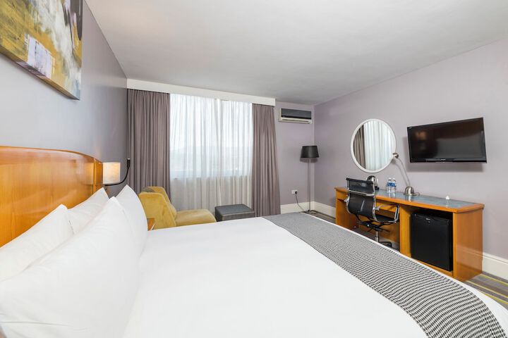 Room 37 of 114