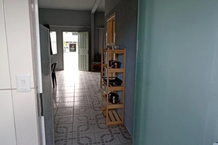 Room 10 of 16