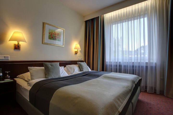 Room 12 of 84