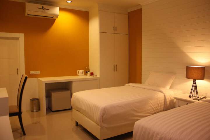 Room 4 of 41