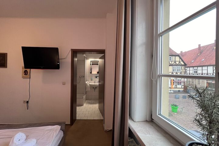 Room 14 of 49