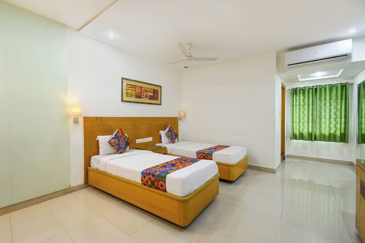 Room 16 of 34