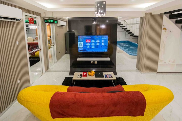 Room 49 of 72