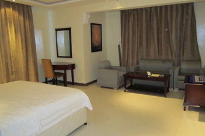 Room 14 of 17