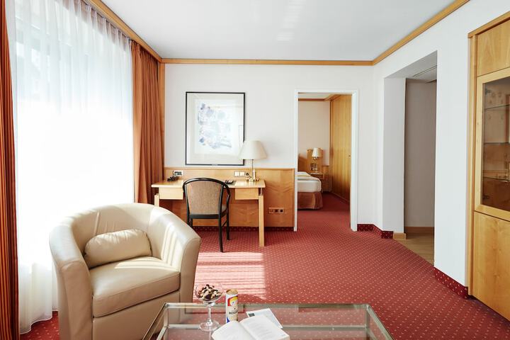 Room 16 of 34