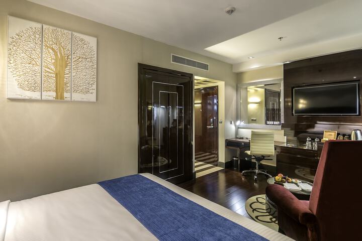 Room 3 of 35