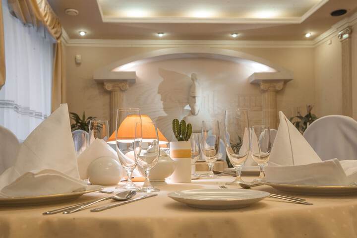 Dining 68 of 110