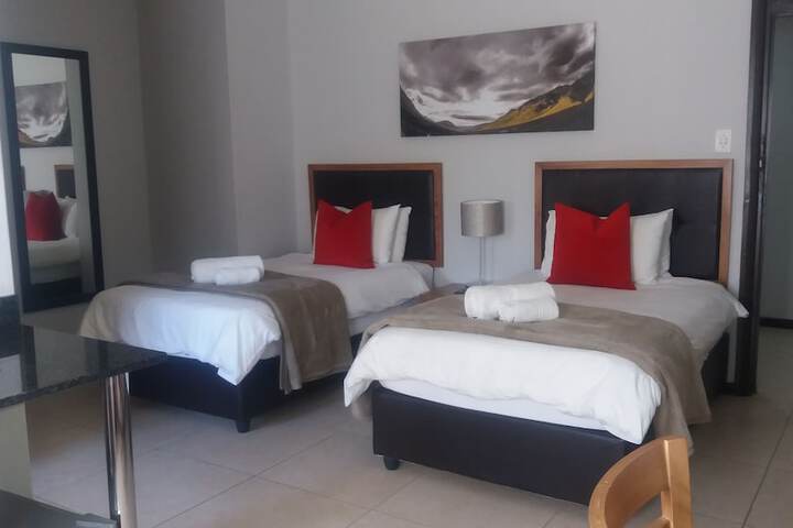 Room 5 of 34