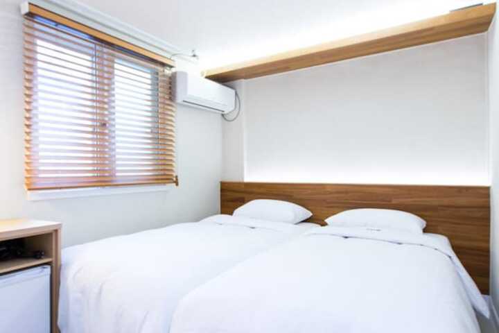 Room 9 of 41