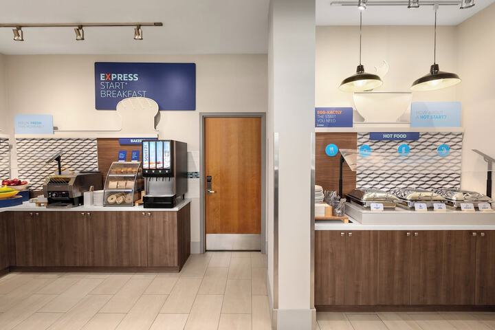 Breakfast/Coffee Service 67 of 81