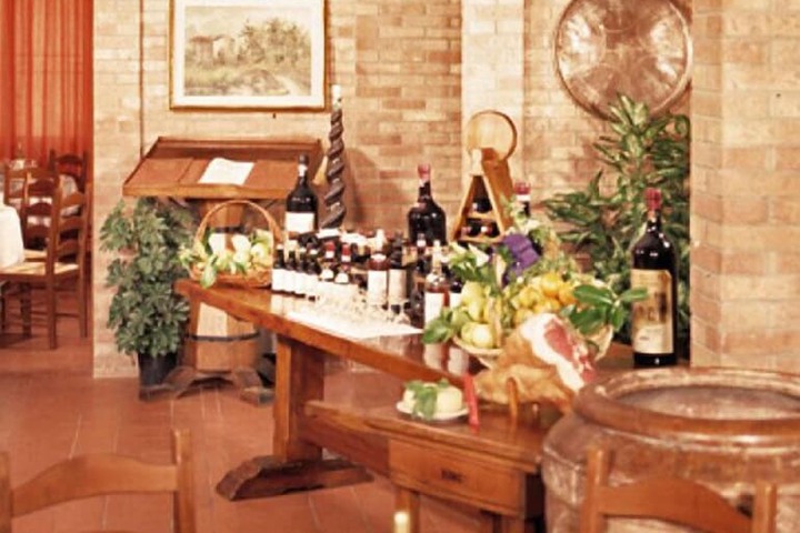 Dining 6 of 10